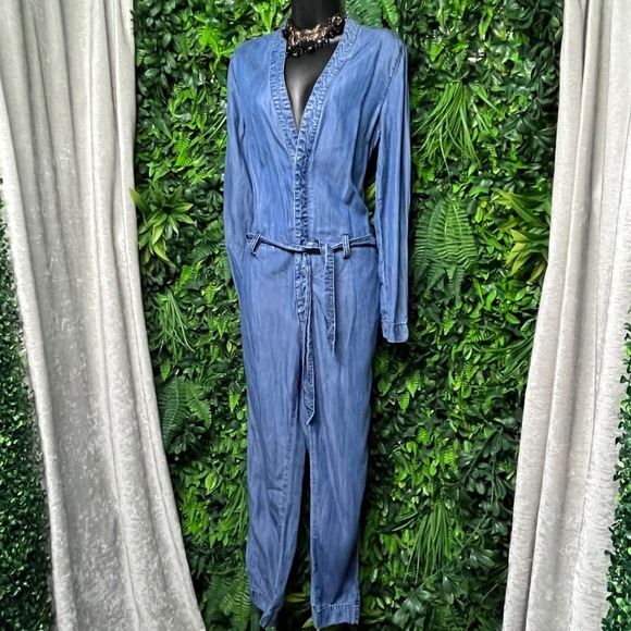 Free People Denim Lou‎ Jumpsuit Size 4 Blue Long Sleeve Belted V Neck 3264